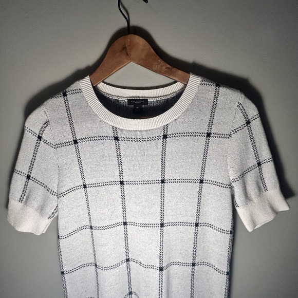 Ann Taylor Outlet Short Sleeve Sweater XS White With Detailing Classic Polished - Picture 4 of 14